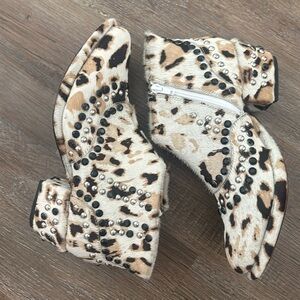 Free People Fur Studded Ankle Cowboy Boots sz 38